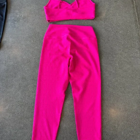 Carbon38 Ribbed Hot Pink Set (Textured) - Picture 6 of 6